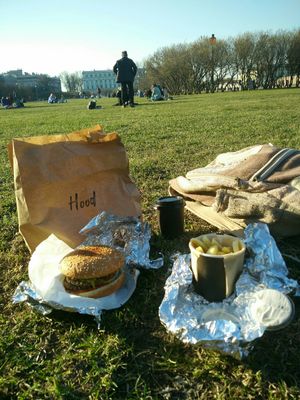 Big Hood burger and fries at Hood - Konyushennaya in St Petersburg