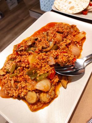 Fajitas veganas de soja texturizada (en la foto no salen las tortas de maíz) at Las Mañanitas  in Potes