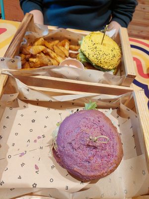  at Flower Burger in Monza