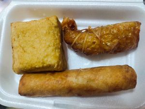 Fried items at Yu Hui Vegetarian Stall  in Central Singapore