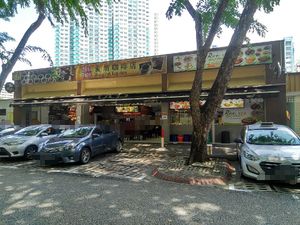 Hawker center front at Yu Hui Vegetarian Stall  in Central Singapore