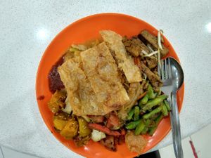 Kway Teow and mixed veg at Yu Hui Vegetarian Stall  in Central Singapore