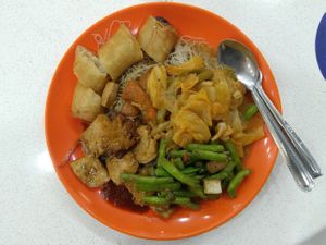 Vegan Curry Bee Hoon with 3 sides at Yu Hui Vegetarian Stall  in Central Singapore