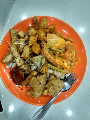 White rice with sides and chilli paste at Yu Hui Vegetarian Stall  in Central Singapore