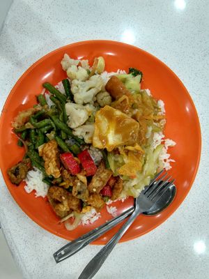 White rice with sides including tempeh at Yu Hui Vegetarian Stall  in Central Singapore