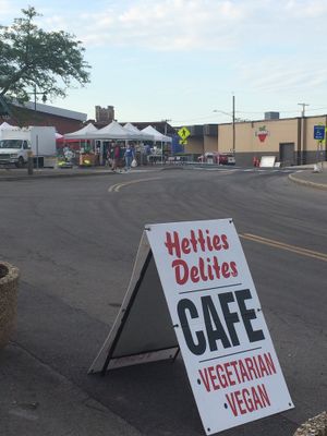 sign  at Hettie's Delites in Rochester