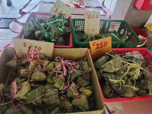 Big and cheap at Healthy Vegetarian 健康素食 - Whampoa in Central Singapore