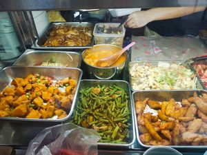Dishes of the day at Healthy Vegetarian 健康素食 - Whampoa in Central Singapore