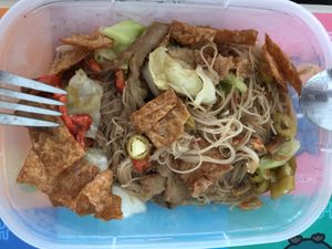Takeaway vegetarian bee hoon  at Su Shi Yuan 素食园 - Tampines in East Singapore