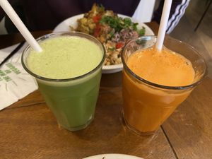 Flu fighter (allright) and Classic carrot (good)  at SLA - Utrechtsestraat in Amsterdam