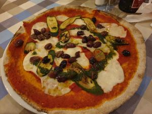 Pizza with vegan cheese at Desenzanino in Desenzano Del Garda