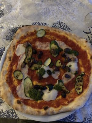 Vegan pizza at Desenzanino in Desenzano Del Garda