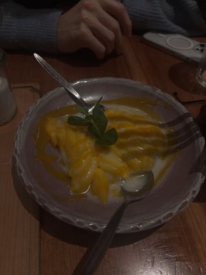 mango sticky rice  at Vi Pho in Frankfurt