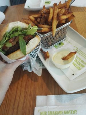 Vegan burger, fries and dip at Friends & Brgrs in Tampere
