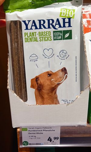 dog dental sticks 4,99€ #Veganuary at denn's Biomarkt - Venloer in Cologne