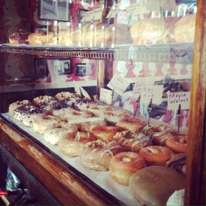 so many donuts at Dun-Well Doughnuts in New York City