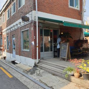 this is it at Slunch Factory - 슬런치 팩토리 in Seoul