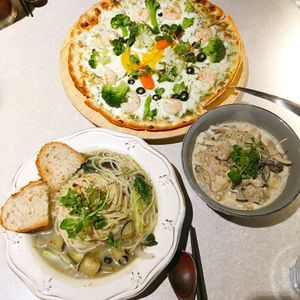 perilla mushroom rice bowl (the grey bowl dish) is really good at Slunch Factory - 슬런치 팩토리 in Seoul