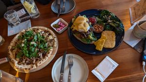 mushroom pizza & eggs benedict (all vegan :o) at Slunch Factory - 슬런치 팩토리 in Seoul