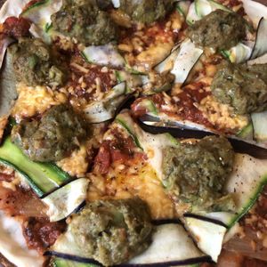 Avocado zucchini pizza at Slunch Factory - 슬런치 팩토리 in Seoul