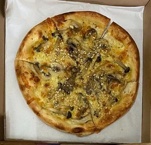 Mushroom Pizza at Real Food 真食 - South Beach in Central Singapore