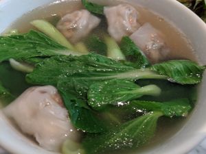 Veggie Dumplings Soup at Real Food 真食 - South Beach in Central Singapore