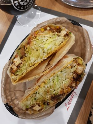 Lots of lettuce lol but pretty good. at Lagniappe in Seongnam