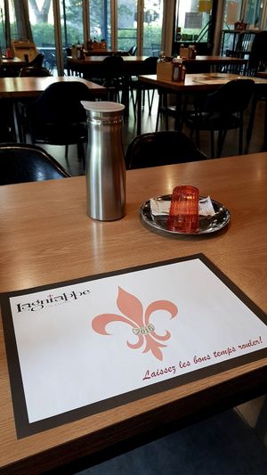 Setting at Lagniappe in Seongnam