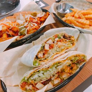 BBQ poboi (바베큐포보이), Crunch wrap (크런치랩), Side french fries (사이드감자튀김) at Lagniappe in Seongnam