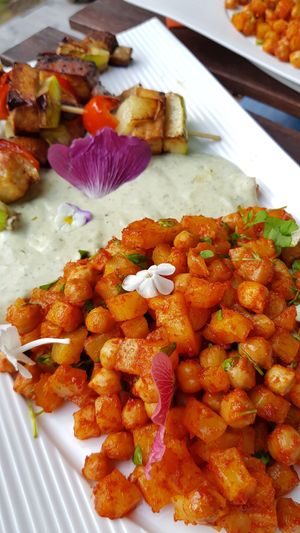 Gegrillte Gemüsespieße mit Kartoffeln und Kichererbsen   at Elfengaststube in Viezen