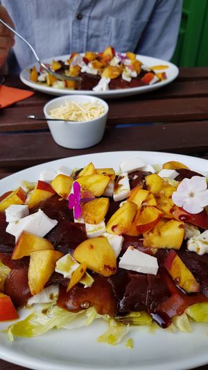 Rote Beete Carpaccio mit „Feta" at Elfengaststube in Viezen