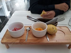 Complementary Bread with Home-made Hummus at Bij Albrecht in Eindhoven