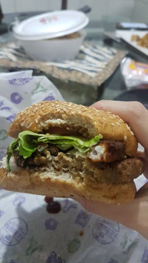 Eddie Vegger at Novos Veganos - Rua Icobe in Sao Paulo