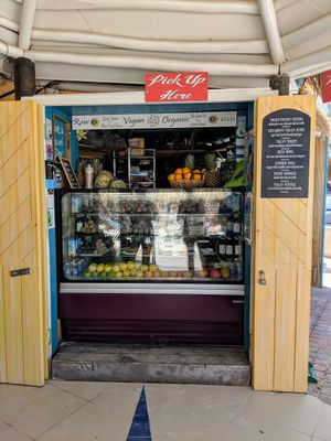 The pickup window has treats at Eduardo's Beach Shack in Palm Beach