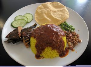Special Nasi Lemak - RM6.90
(+RM2 for a drink on weekdays)
Pretty good, tasty and balanced. The mock fish has a nice tuna-ish flaky texture with the crunch from the seaweed. The sambal is ok, could be spicier. Price is very reasonable. at Yisu Steamboat House in Penang