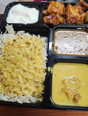 vegetarian options at Baba Sweets in Canoga Park