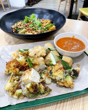 Indian Rojak & Mala Xiang Guo at SHU Vegetarian 蔬方斋 - Jln Kayu in Northeast Singapore