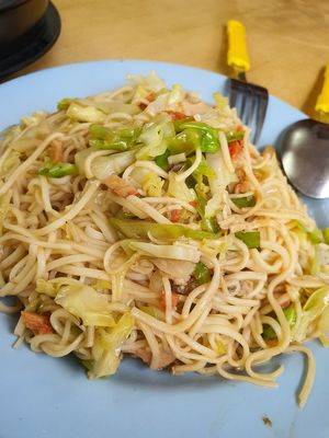 Hongkong fried noodle at Green Lane Vegetarian Food in North Singapore