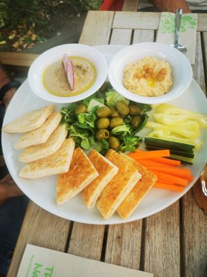 Homemade spreads (humus and aubergine cream) at Kis Padlizsan in Debrecen