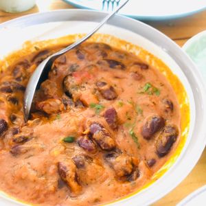 唔记得叫咩名啦呢个菜点解一定要写D嘢上去呢之但係我真係谂唔到写乜哇 反正 好咸下 呢间餐厅呢 印度素餐 at Govinda's Restaurant in Krabi