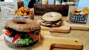 For more photos, information and a video please visit our vegan travel blog: www.the-vegan-travelers.com or follow us on Instagram/Youtube/Facebook: @thevegantravelers at Santo Bagel in Lisbon