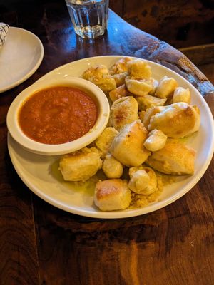 Garlic bombs (no cheese) at Peekaboo Canyon Wood Fired Kitchen in Kanab