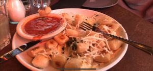 Vegan option of the “garlic parm mini-bombs” at Peekaboo Canyon Wood Fired Kitchen in Kanab