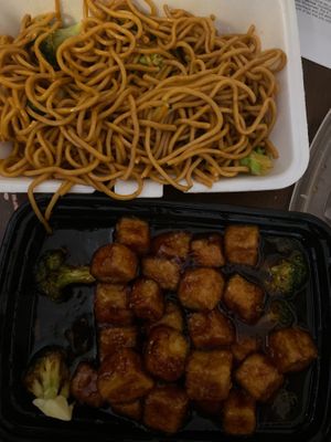 Plain lo mein & general Tso Tofu tofu only  at Panda Chinese Restaurant in New Port Richey