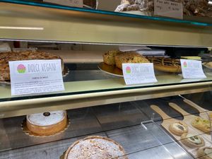 Variedad golosa at Pasticceria Ponte delle Paste in Venice