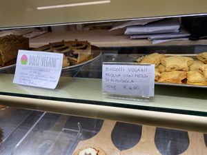 Más cositas at Pasticceria Ponte delle Paste in Venice