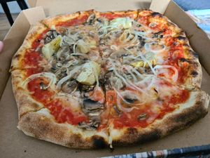 Onions, Artichoke, Mushrooms at L'Italiano Originale Snack und Pizzahaus in Esslingen