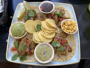 Los Tacos mit Planted Chicken   at El Burro in Mainz