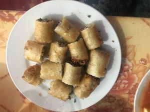 fried vegetable spring rolls at Trung Tuyet in Ninh Binh