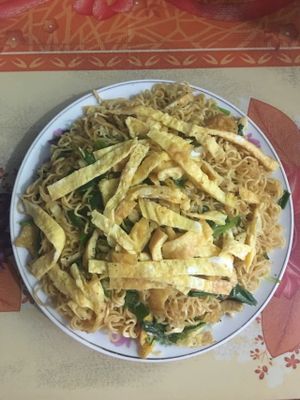 Egg fried noodles at Trung Tuyet in Ninh Binh